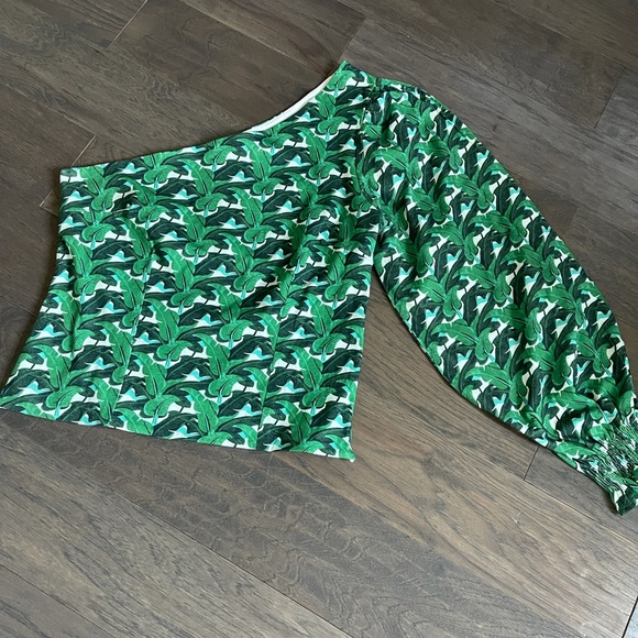 Anthropologie For Ever That Girl one shoulder green top - Picture 7 of 7